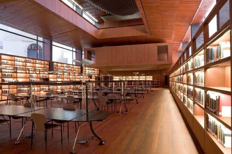 museo de reina biblioteca